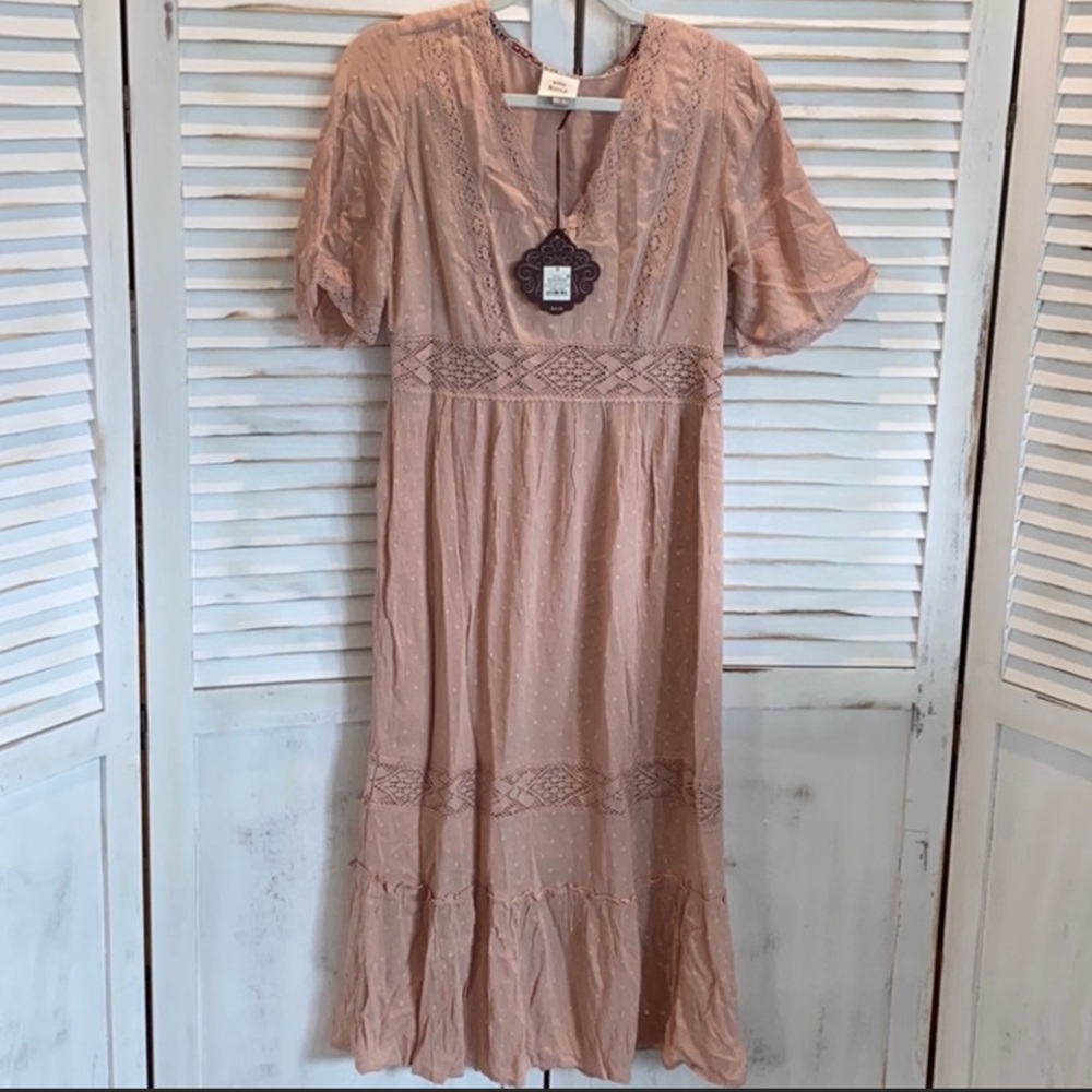 Target Knox Rose Midi Dress in dusty rose/mauve color. Size XL - lace and dots